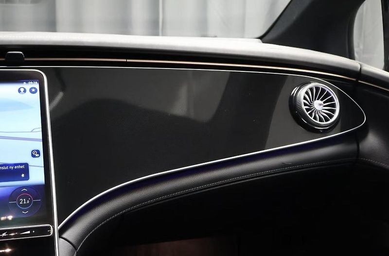 Mercedes-Benz EQE 300 Electric Art 98kWh Kamera  - fotka 22 z 23
