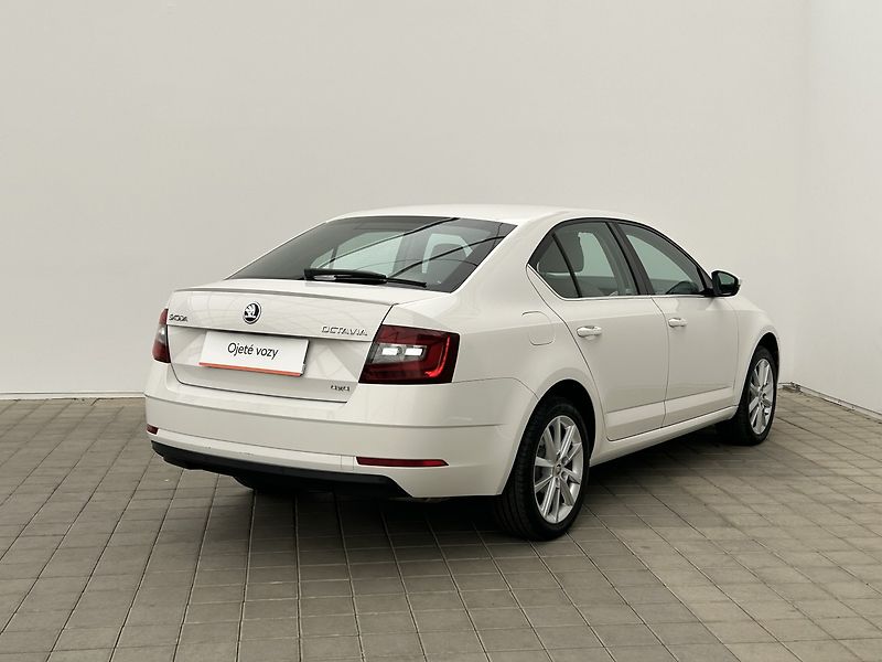 Škoda Octavia 1.8 TSI 4x4 Style Plus - fotka 2 z 25