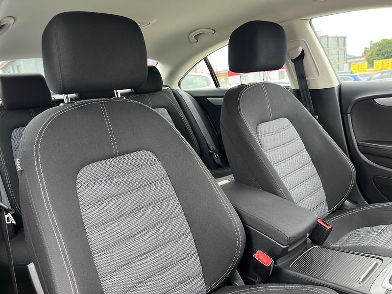 Volkswagen CC 2.0TDI 4x4 DSG PŮVOD ČR odpDPH - fotka 33 z 43