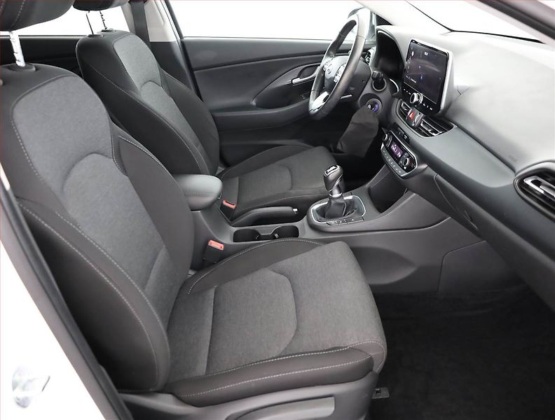 Hyundai i30 (2023) 1.5 DPI, Serv.kniha, Navi - fotka 7 z 18