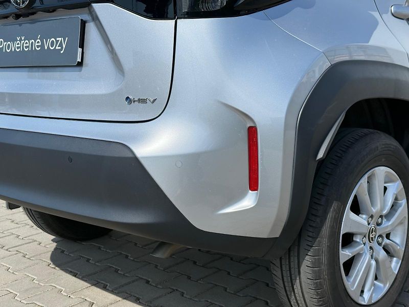 Toyota Yaris Cross 1.5 HSD e-CVT Comfort - fotka 26 z 26