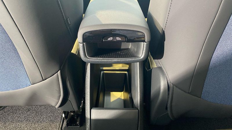 Volvo EX30 (2026) PLUS, P5 electric, 200 kW / 27 - fotka 13 z 15