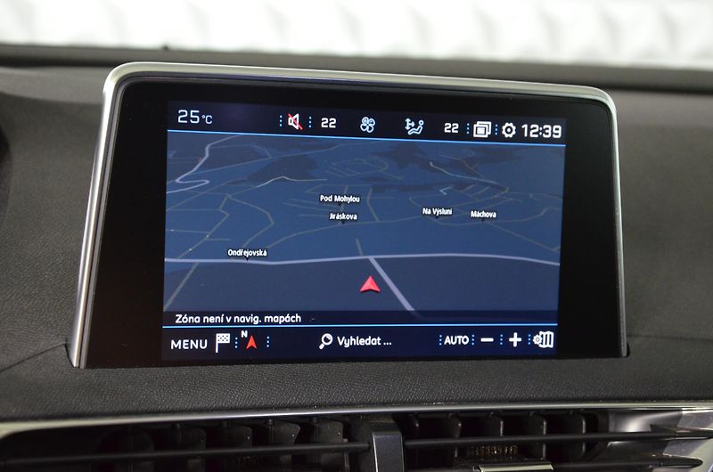 Peugeot 3008 (2020) 1.5bHDi 130 Allure - fotka 15 z 20