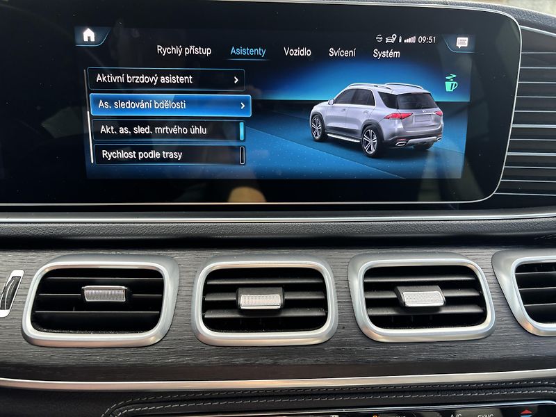 Mercedes-Benz GLE (2023) 400d 4MATIC 9GTRONIC AMG Paket - fotka 99 z 166
