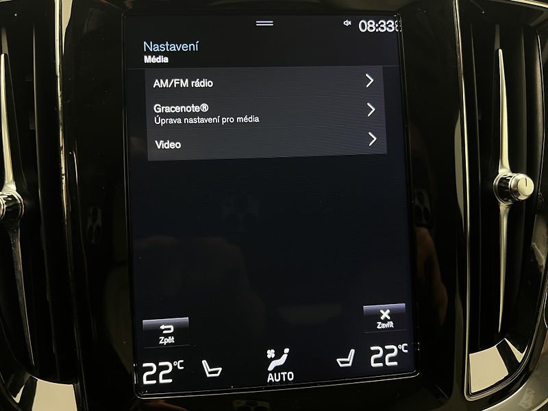 Volvo V60 D4 MOMENTUM AUT - fotka 40 z 46