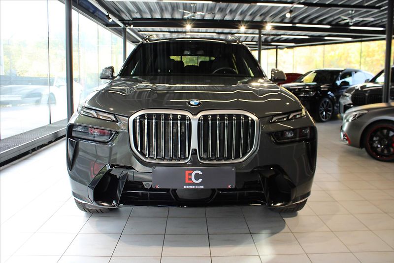 BMW X7 xDrive40d M Sport DAProf/ExDrP - fotka 2 z 43
