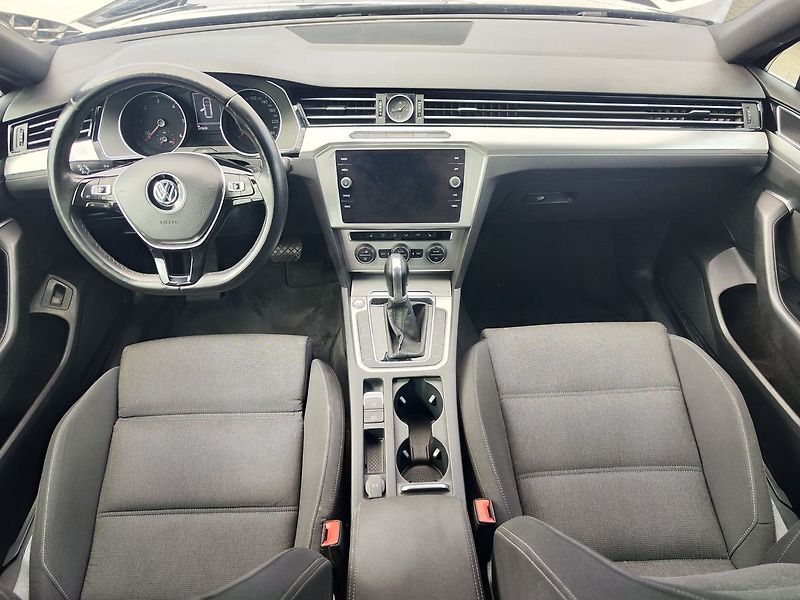Volkswagen Passat 2.0 TDI/110kW Comfortline DSG - fotka 14 z 32