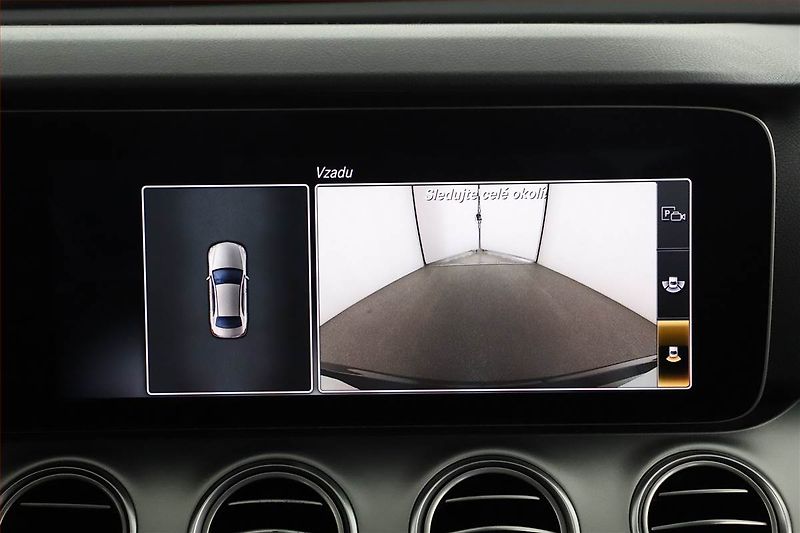 Mercedes-Benz Třídy E (2021) E 220 d - fotka 21 z 26