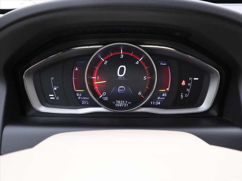 Volvo XC60 2,4 D5 169kW CZ Inscription - fotka 17 z 30