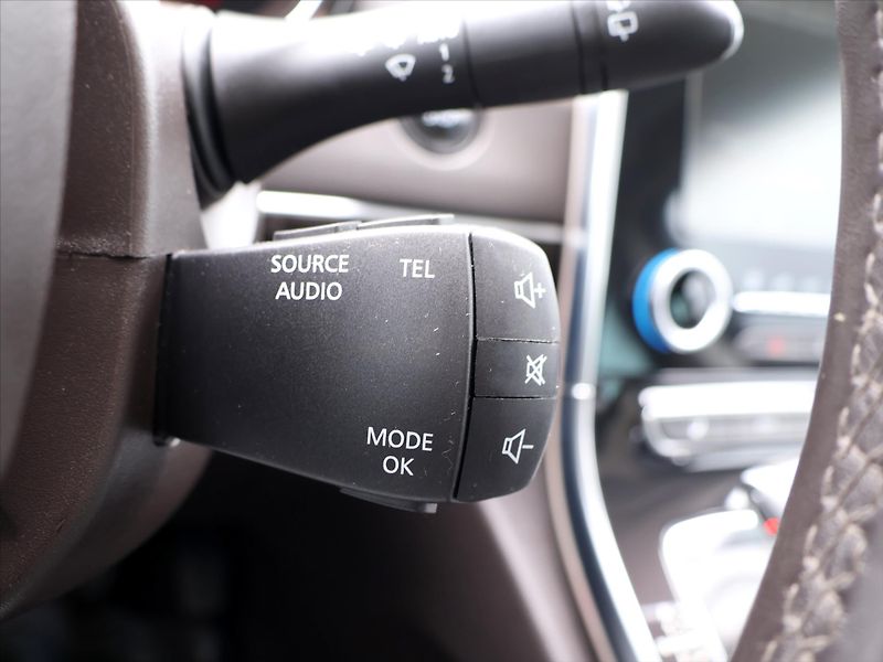 Renault Espace 1,6 dCi 118kW Aut. Energy LED - fotka 21 z 33