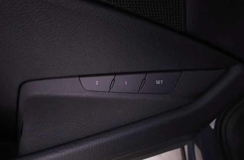 Audi Q8 e-tron 55 Quattro Kamera SoH 92% LED - fotka 19 z 27