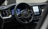 Volvo XC60 (2025) Plug-in hybrid PLUS DARK - náhled 9