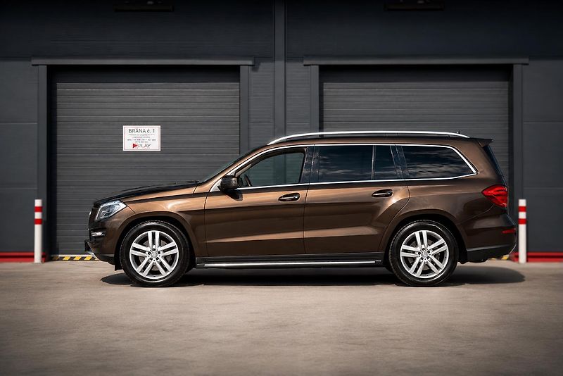 Mercedes-Benz GL (2014) GL 350 Bluetec 4Matic - fotka 7 z 42