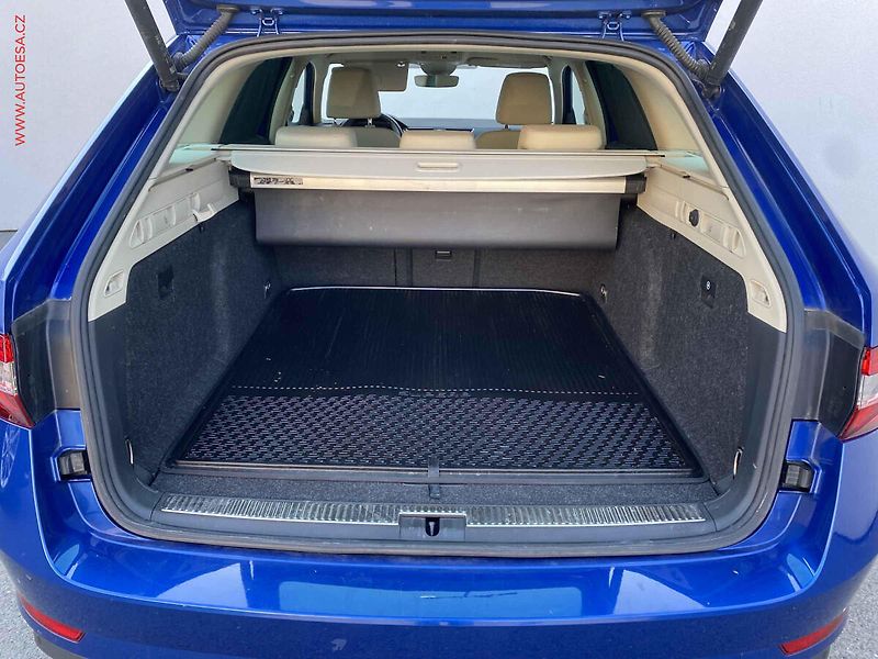 Škoda Superb (2022) 1.5 TSi, 2.maj,ČR, Style - fotka 7 z 19