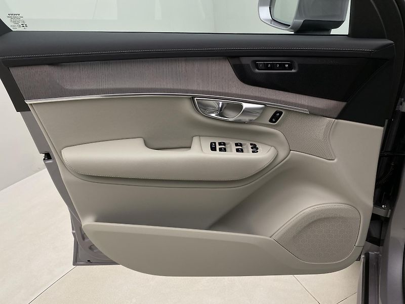 Volvo XC90 (2026) T8 AWD Plug-in BRIGHT PLUS 7m - fotka 7 z 71