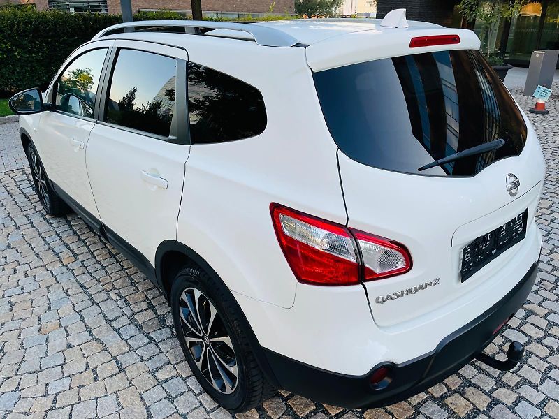 Nissan Qashqai 2.0i KAMERA TAŽNÉ SERVISKA 7M - fotka 19 z 45