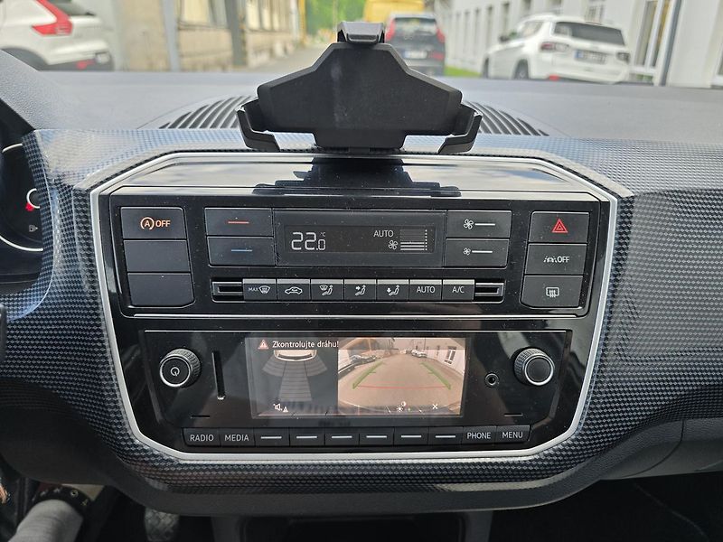 Volkswagen up! CNG KAMERA + DIGIKLIMA ČR - fotka 13 z 27