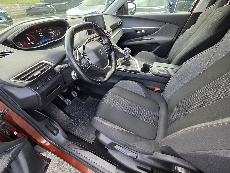 Peugeot 3008 (2018) 1.2 PT 130 ACTIVE MAN6 - fotka 9 z 26