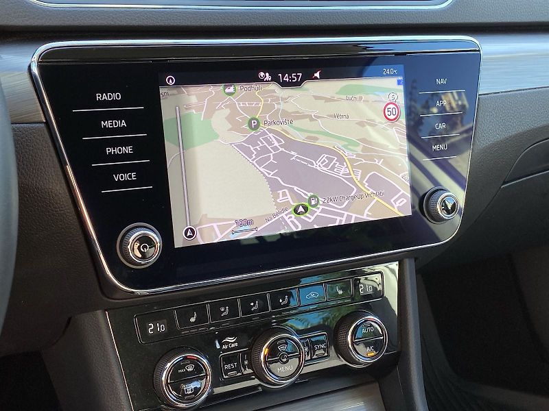 Škoda Superb (2023) Combi 2.0 TDI DSG Style - fotka 11 z 35