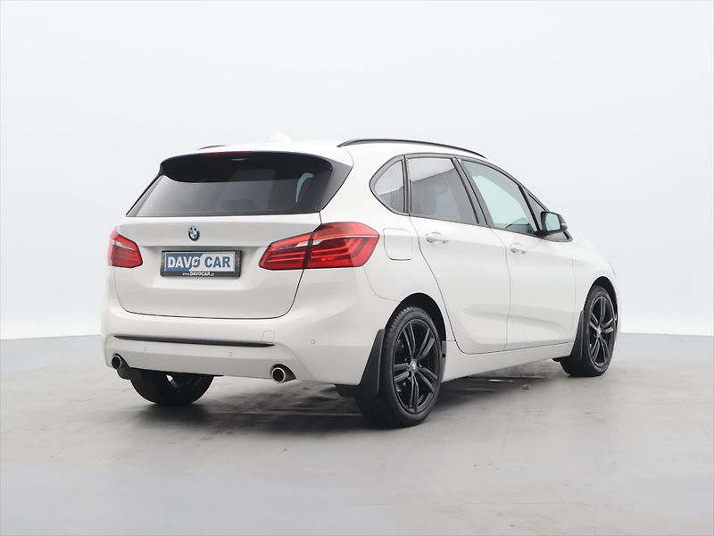 BMW Řada 2 1,5 218d 85kW Sport line Aut. - fotka 7 z 27