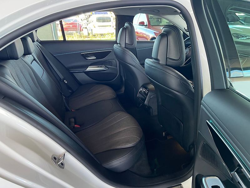 Mercedes-Benz Třídy E 220 d - fotka 13 z 13