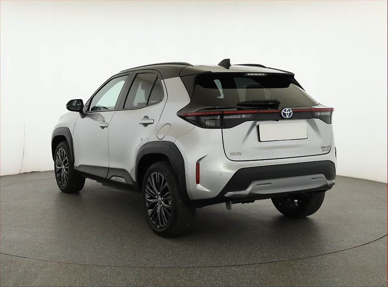 Toyota Yaris Cross (2023) 1.5 VVT-iE E-Four - fotka 4 z 21