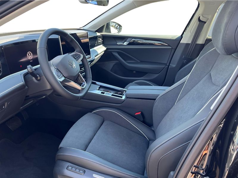 Volkswagen Passat ELEGANCE 2,0 TDI 7DSG 110 kW - fotka 11 z 25