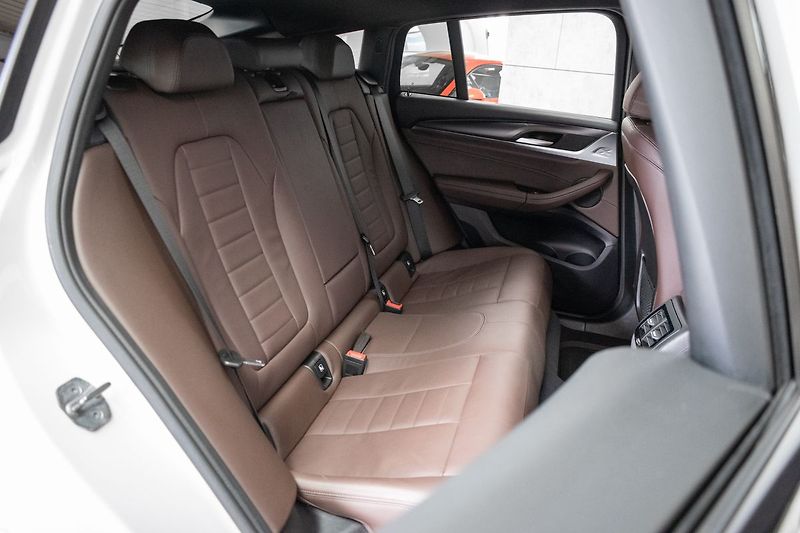 BMW X4 xDrive30d ///MSPORT*ZÁRUKA*ČR - fotka 13 z 53