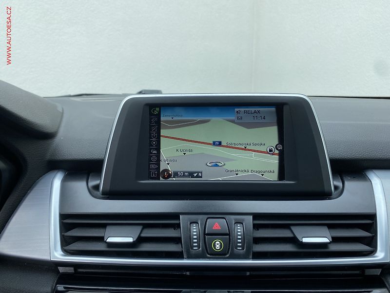 BMW Řada 2 (2015) 2.0 D 218 d, Sport, AT, navi - fotka 17 z 19
