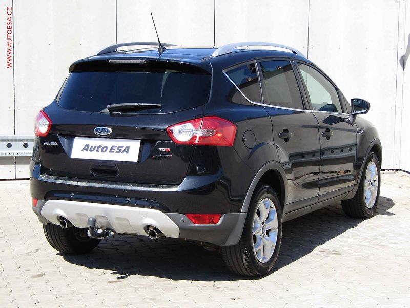 Ford Kuga (2011) 2.0 TDCi, AC, navi, park - fotka 4 z 19