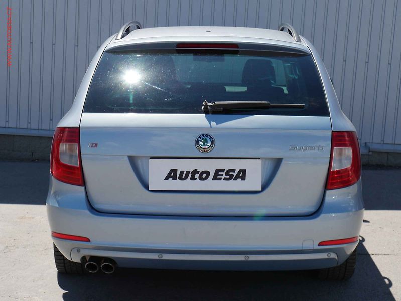 Škoda Superb (2012) 2.0 TDi, ČR, Ambition - fotka 5 z 22
