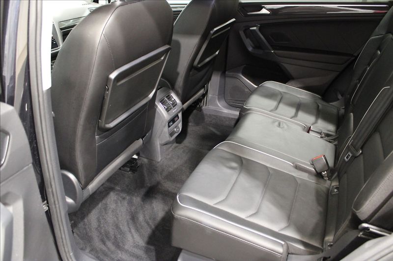Volkswagen Tiguan Allspace 2,0 TSI ALL 4M DSG R-line - fotka 13 z 33