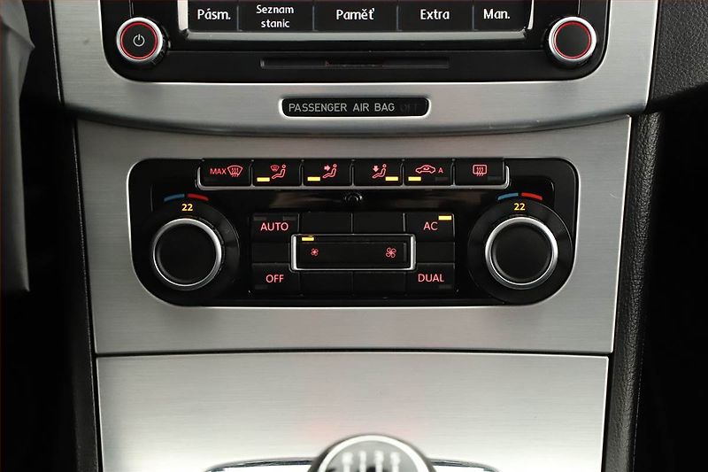 Volkswagen Passat CC (2009) 2.0 TDI, Xenony, Tempomat - fotka 13 z 17