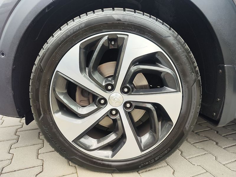 Hyundai Tucson 2.0 CRDI/136kW Premium DCT 4x4 - fotka 35 z 38