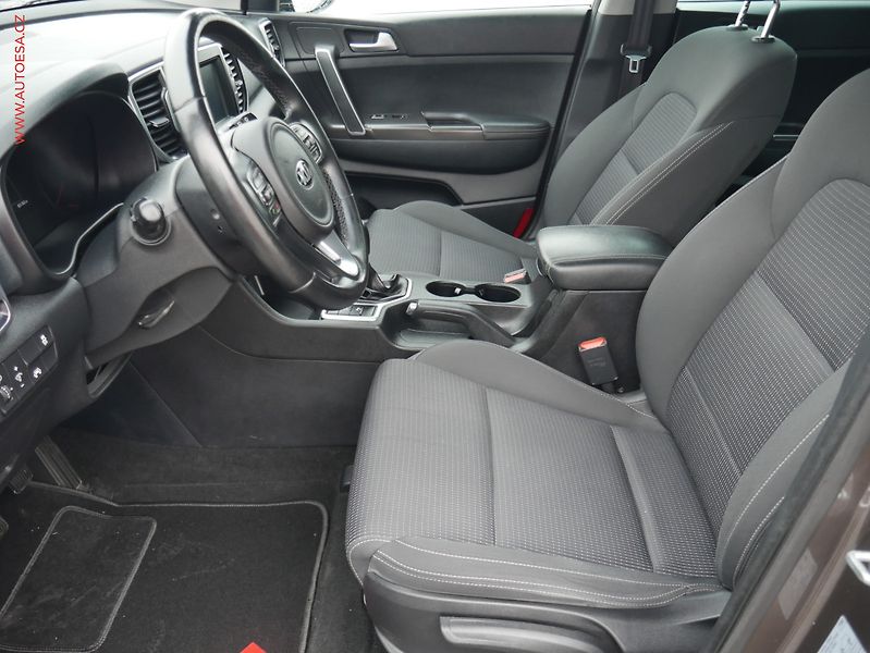Kia Sportage (2017) 1.6 GDi, 2.maj,ČR, Navi - fotka 9 z 22