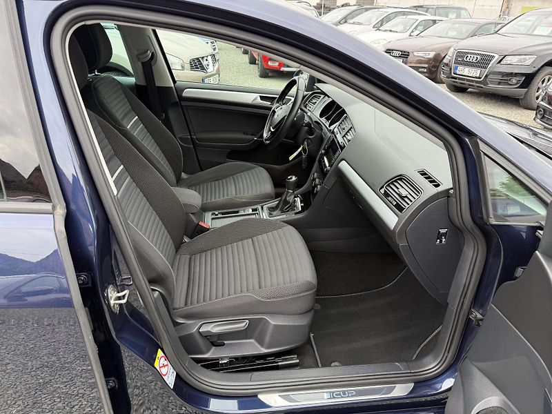 Volkswagen Golf 1.4 TSI CUP - fotka 10 z 13