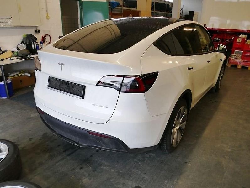 Tesla Model Y (2023) AWD Long Range    PŘIPRAVUJEME - fotka 4 z 9
