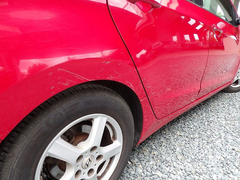 Hyundai i30 1.4i CVVT Trikolor ČR - fotka 24 z 28