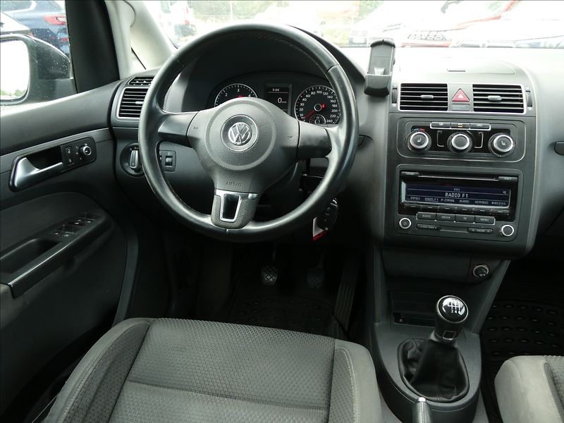 Volkswagen Touran 2,0 TDi 103kW Comfort,2x kola - fotka 25 z 47