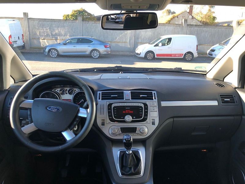Ford C-MAX (2010) Titanium 2,0 TDCi - fotka 3 z 7