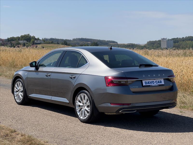 Škoda Superb 2,0 TDI 147kW DSG 4x4 L&K DPH - fotka 5 z 40