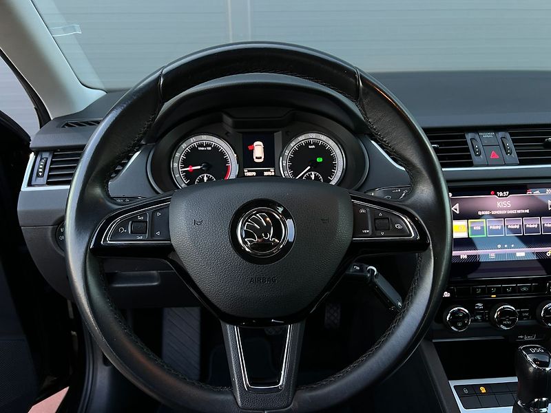 Škoda Octavia 1.6 TDI-DSG-NAVI-PARK.Č - fotka 18 z 46