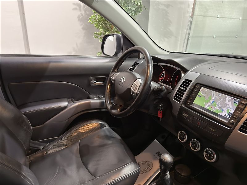Citroën C-Crosser 2,2   HDI AWD EXCLUSIVE XENON - fotka 17 z 38