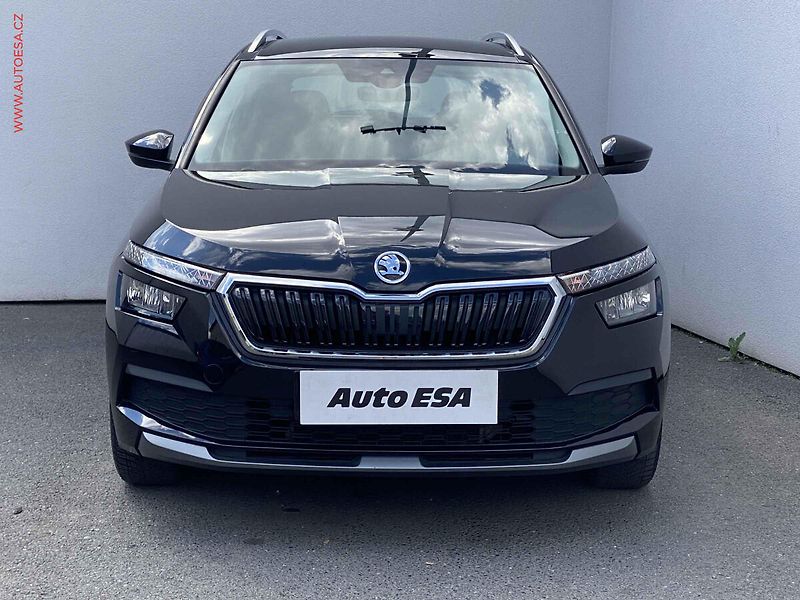 Škoda Kamiq (2020) 1.0 TSi, Drive, panor - fotka 2 z 18