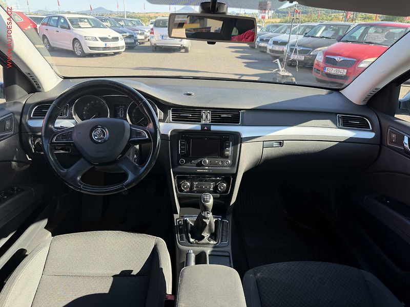 Škoda Superb (2014) 2.0TDi, Ambition - fotka 8 z 15