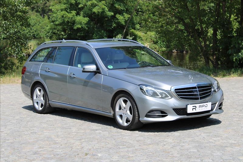 Mercedes-Benz Třídy E 350CDI 4M/ACC/KEYLESS/DPH - fotka 41 z 46