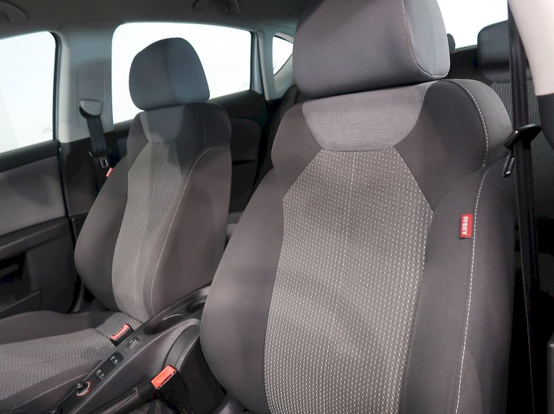 Seat Leon (2011) 1.6TDI 77KW - fotka 13 z 22