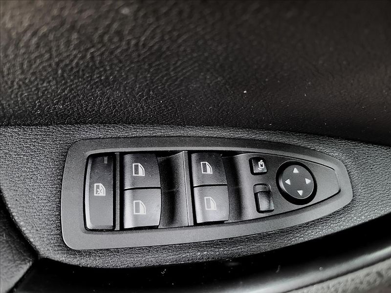 BMW X2 18i ,led,navi,kůže,výhřev - fotka 36 z 47