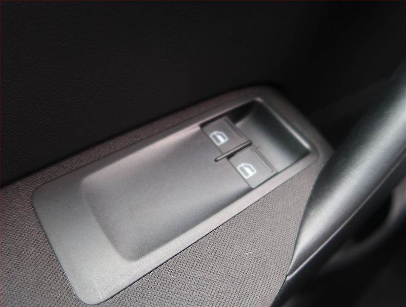 Volkswagen Polo (2011) 1.2 12V, ČR,1.maj - fotka 14 z 14