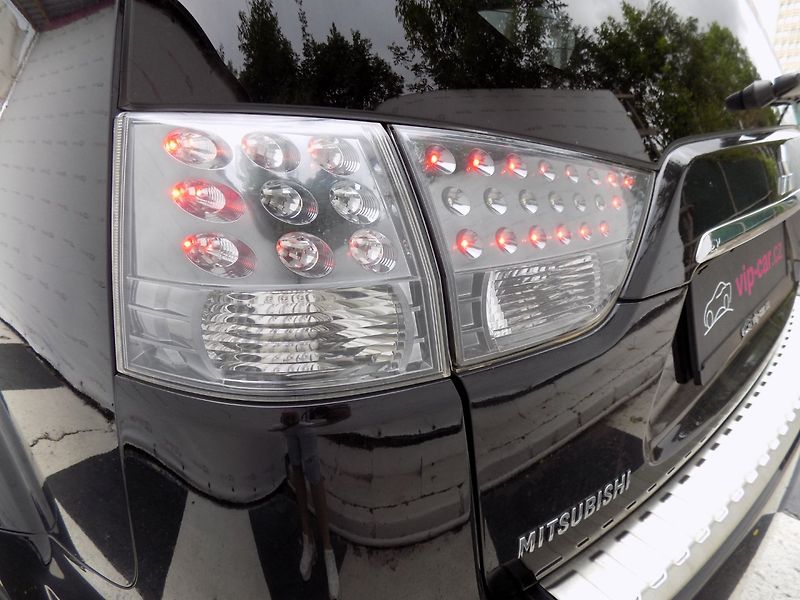 Mitsubishi Outlander (2012) 2.2DI-D/AWD/1.Maj.ČR/7.míst/ - fotka 42 z 45